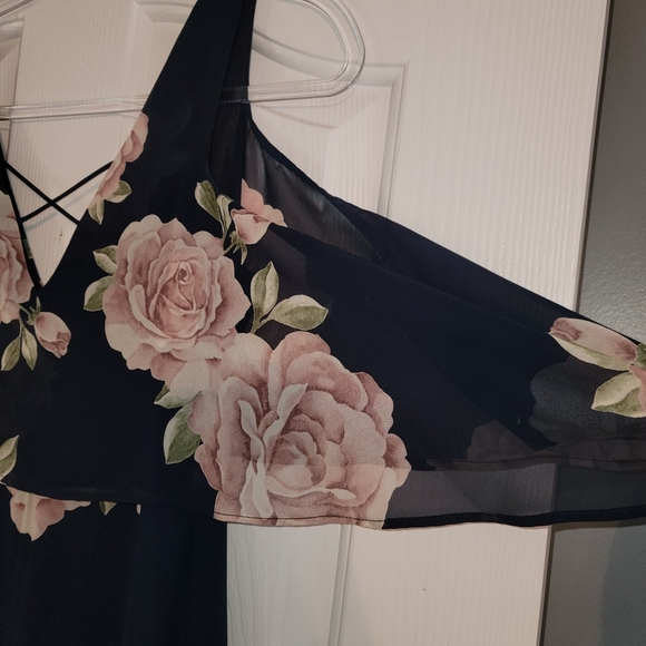 Lulu's Elegant Floral Maxi Dress in Navy and Blush - Picture 4 of 7